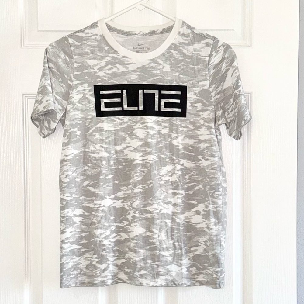 Nike Boys Elite Dri-FIT T-Shirt Size Large Gray Camo Athletic Tee